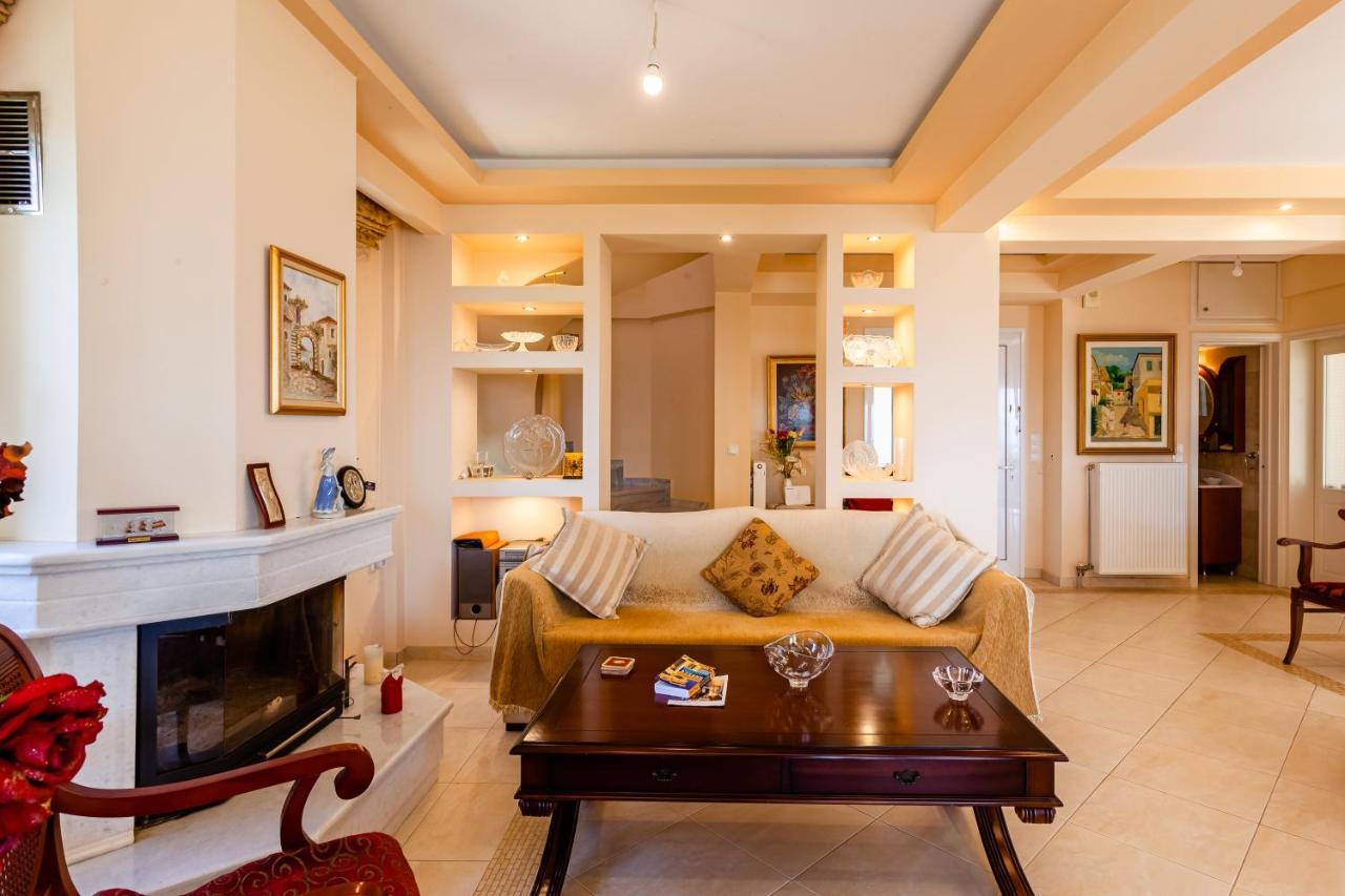Verga Majestic Sunsets - Elegant & Secluded Retreat Kalamata Ngoại thất bức ảnh